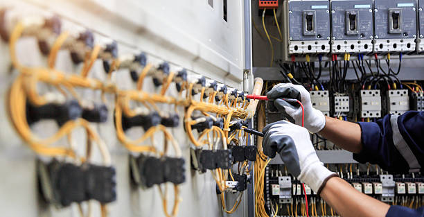 Professional Electrician technician working in Culver, OR